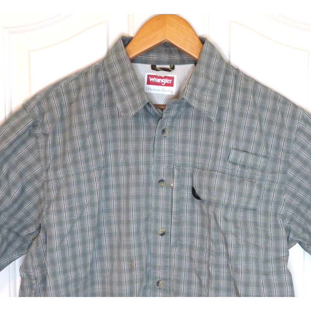 Wrangler Men's Premium Quality Short Sleeve Button Down Shirt Green Plaid Size M